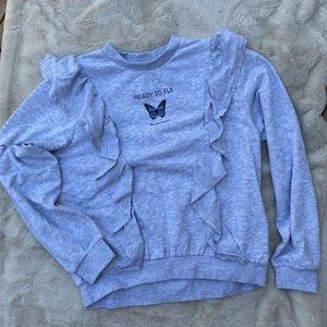 H&M 🦋 Ruffle sweatshirt
